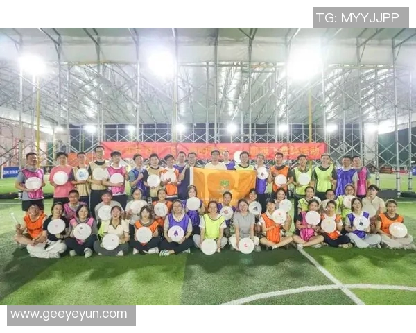 飞盘热潮席卷杭州飞盘队状态转变引发广泛关注与讨论