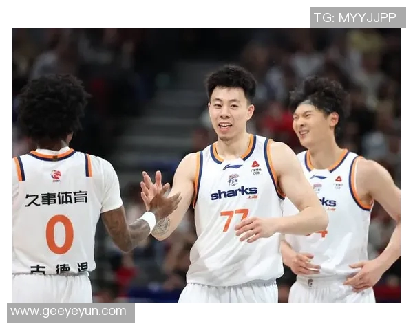 赛后分析：上海篮球队与北京篮球队的战术配合与表现评估